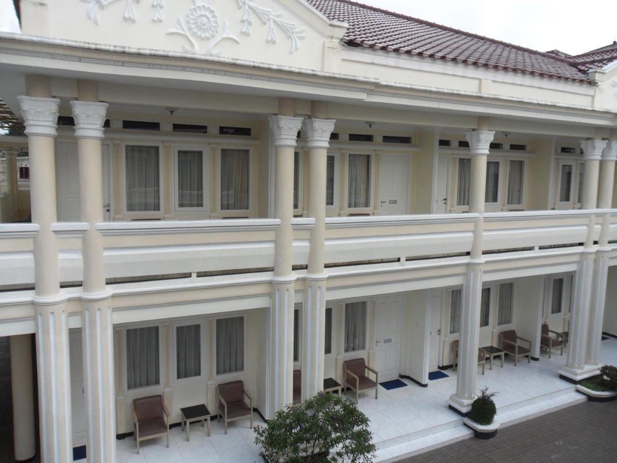 Delaga Biru Convention Hotel Bogor Exterior photo